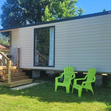 Des Papillons אתר קמפינג Lalizolle