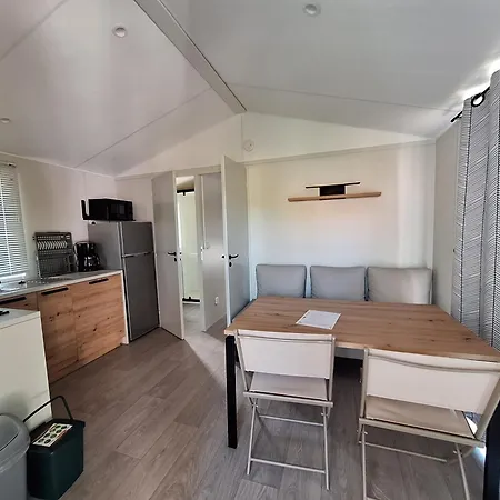 Des Papillons 3* Lalizolle