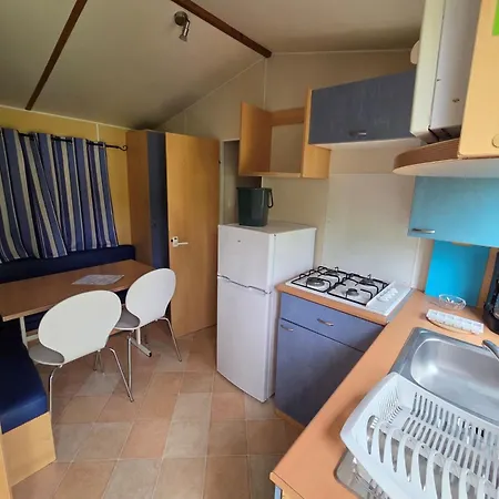 אתר קמפינג Des Papillons Lalizolle