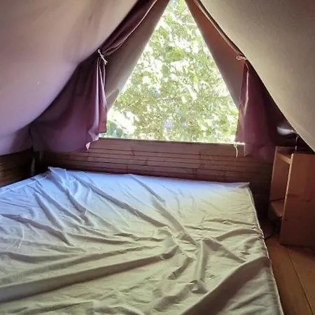 Camping Des Papillons Lalizolle