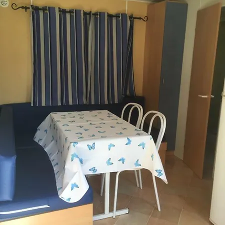 Des Papillons 3* Lalizolle