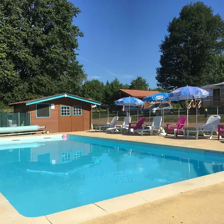 Des Papillons Camping Lalizolle