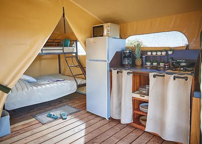 אתר קמפינג Des Papillons 3*