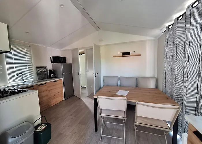 Des Papillons 3* Lalizolle