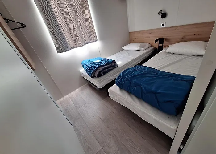 אתר קמפינג Des Papillons Lalizolle