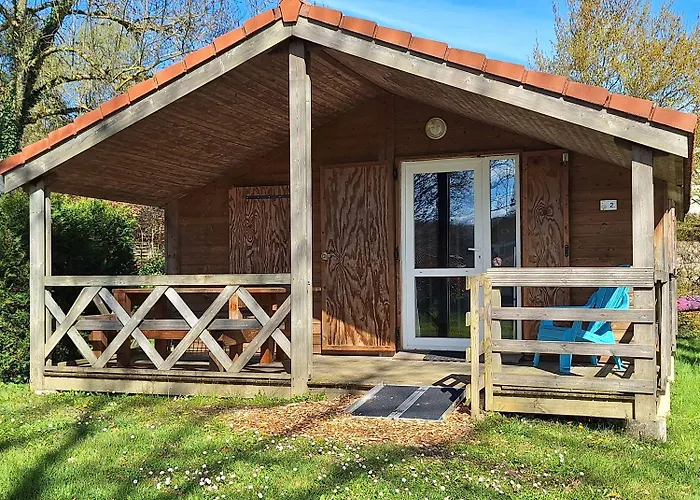 Des Papillons אתר קמפינג Lalizolle