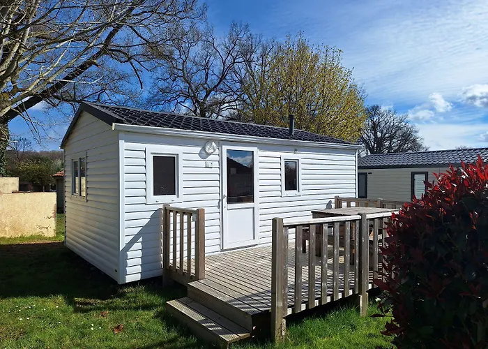 Des Papillons אתר קמפינג