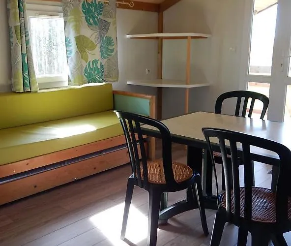 Des Papillons 3* Lalizolle